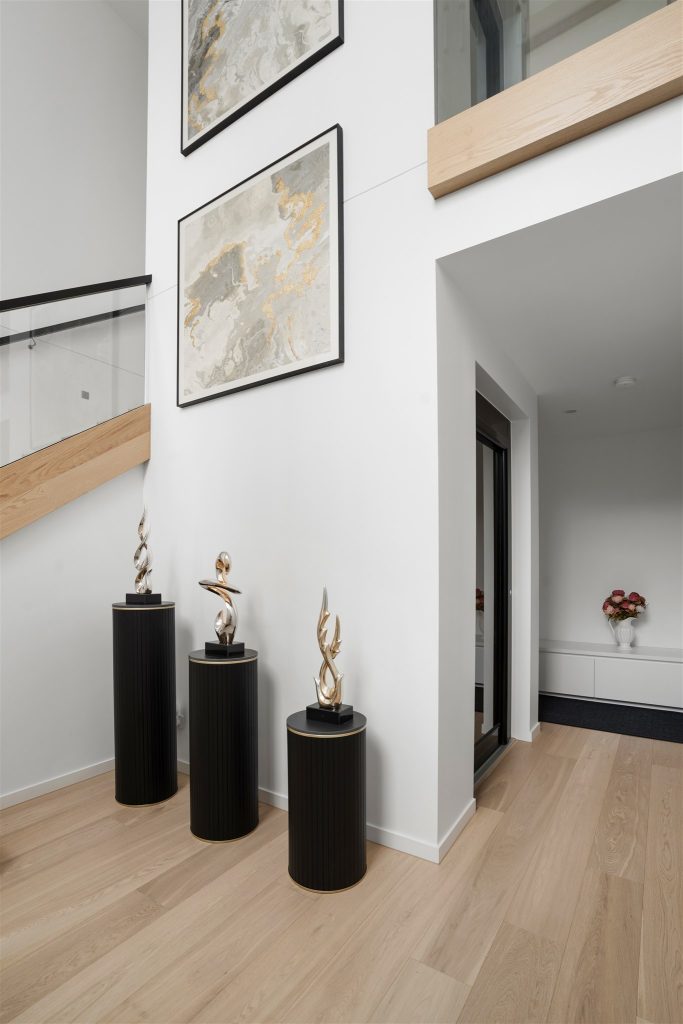 Custom HLB Elevator, Doncaster