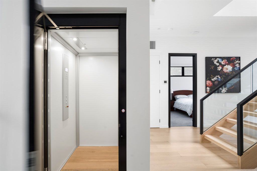 Custom HLB Elevator, Doncaster