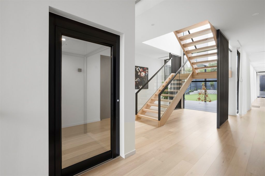 Custom HLB Elevator, Doncaster