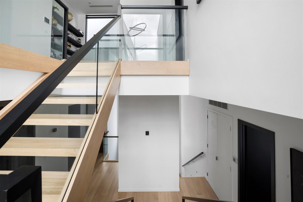 Custom HLB Elevator, Doncaster